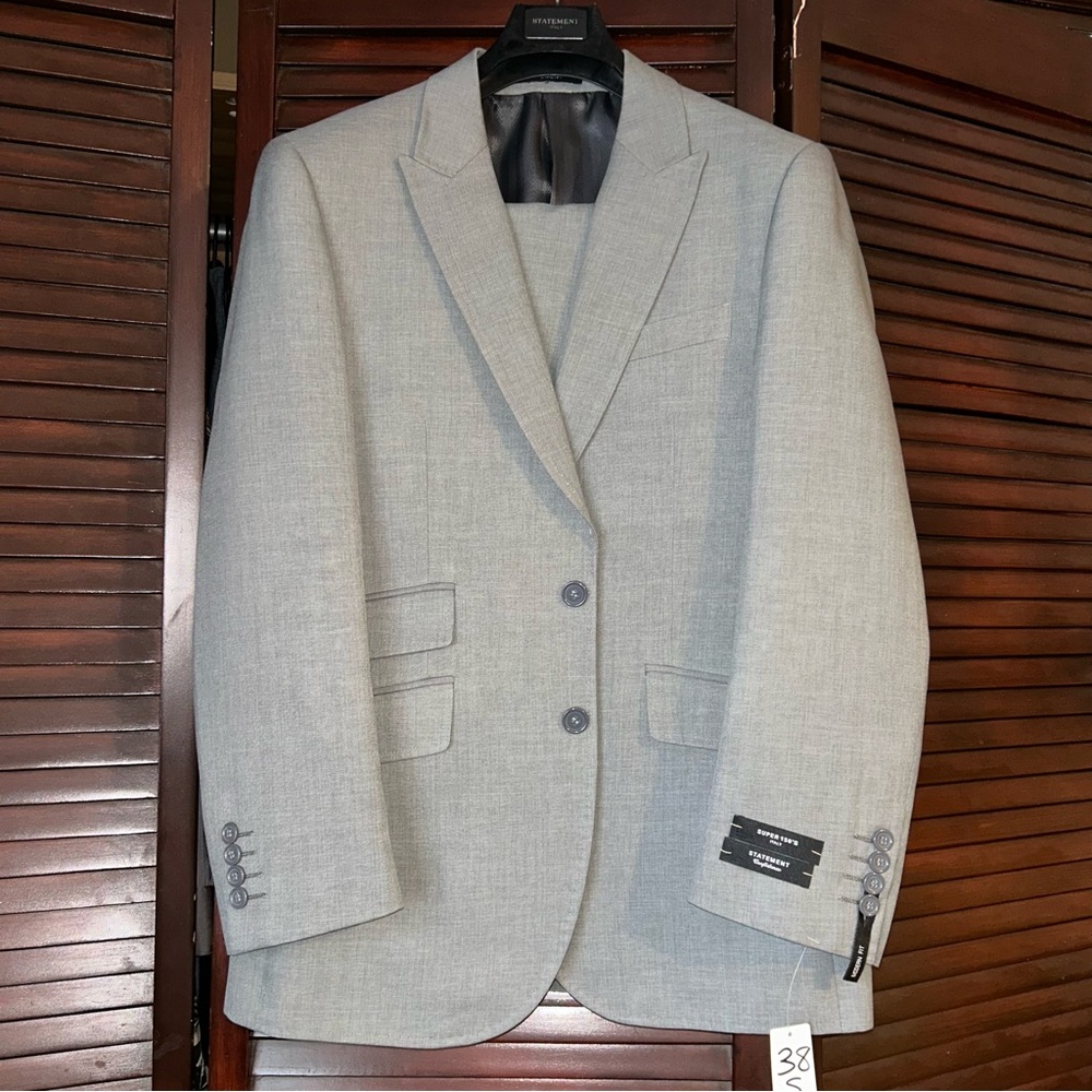 Statement Confidence Modern Fit Super 150s Italy Grey Suit, Jacket 38S, Pant 32S